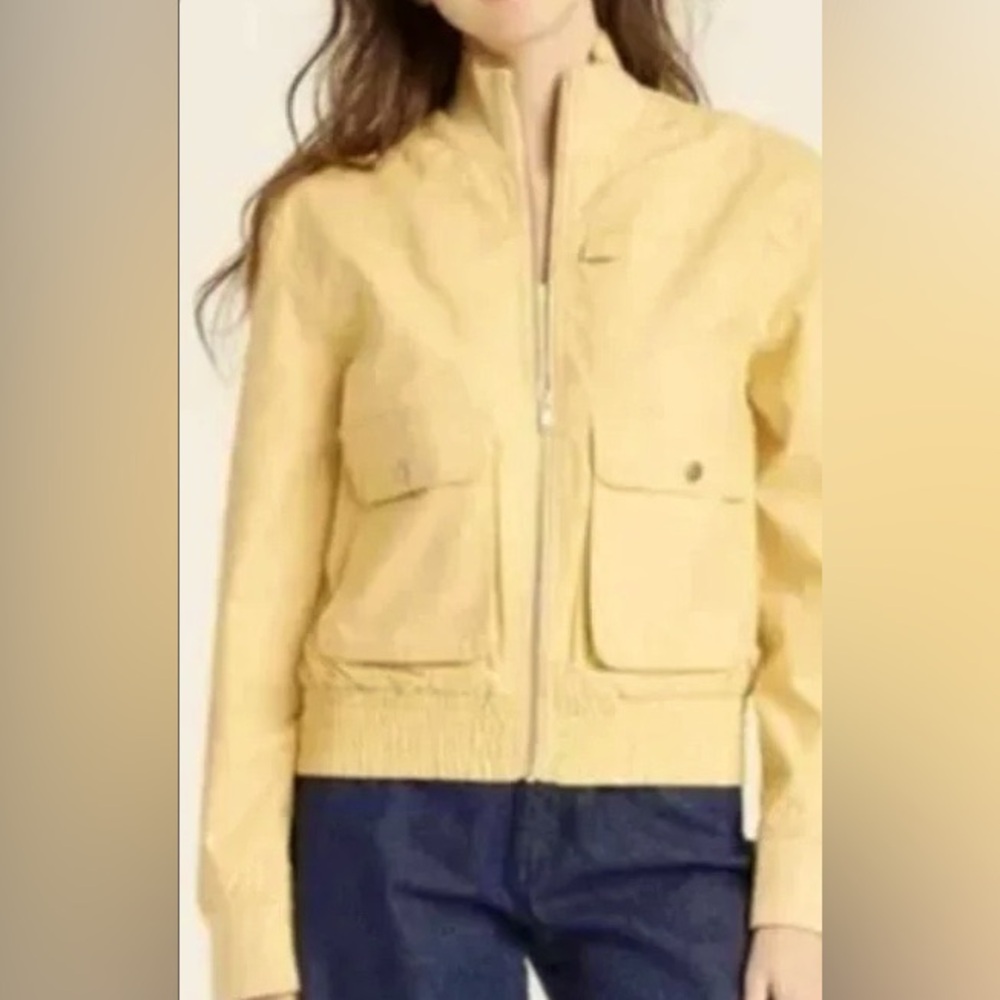 Butter yellow- a soft flattering color Lightweight lined jacket size XL